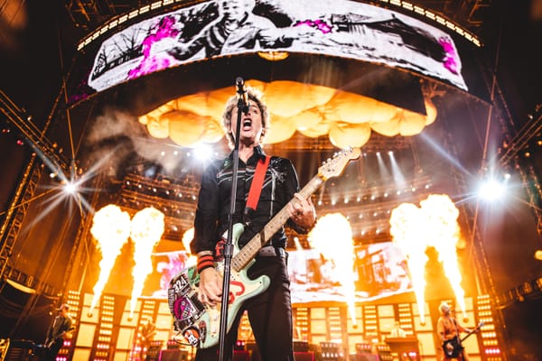 Photos + Review | Green Day, Smashing Pumpkins, Rancid, + The Linda Lindas @ Target Field